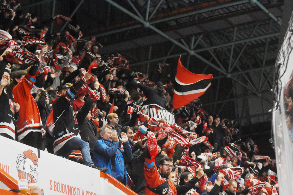 Hokejisté HC Olomouc padli s Pardubicemi