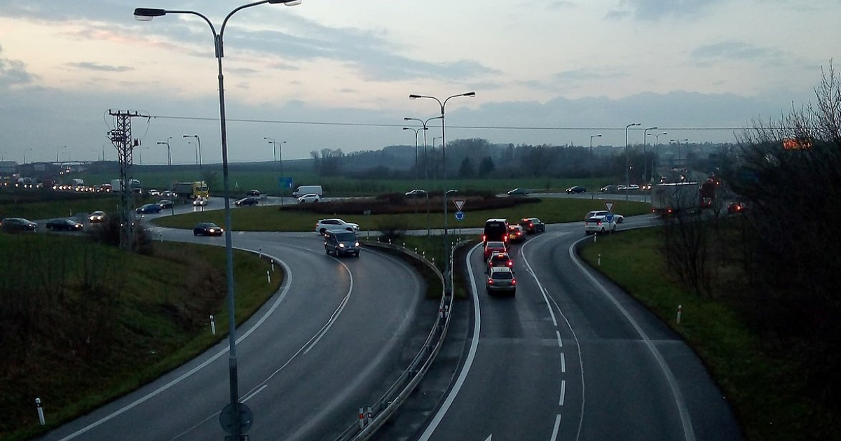 U Globusu Doslo K Bouracce Dalnice Uzavrena Hanacky Vecernik Zpravodajstvi Z Olomouce A Okoli