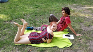 Už zítra venku sundáme roušky!