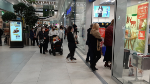 Obchoďáky otevírají, podívejte se, jak to v nich vypadá