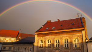Nebe nad Olomoucí zabarvila duha. Podívejte se!
