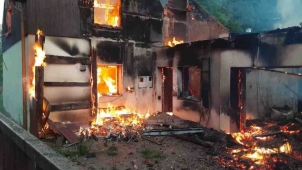 FOTO: V Hynčině na Zábřežsku vyhořel neobydlený dům