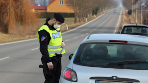 Zákaz řízení, drogy i alkohol. A přesto sedl za volant