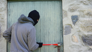 Policisté dopadli muže, který opakovaně vykrádal rodinné domy