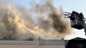 Na Blažejském náměstí v Olomouci hoří dům