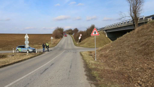 Policie prověřuje, kdo vyměnil dopravní značky. Následky mohly být tragické