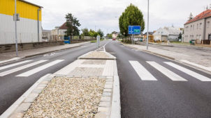 Peníze na plošné opravy silnic letos kraje od státu nedostanou