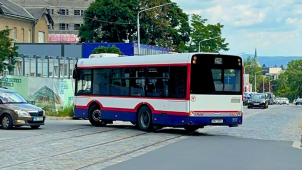 Bus číslo 42 se vrací do fakultky, pojede objížďkou