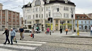 Dvě křižovatky mají propojené semafory