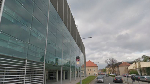 Polep Přírodovědecké fakulty kvůli ptákům připomíná pár let starý průšvih na Krajském soudě...