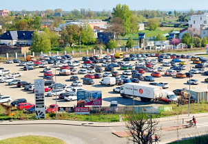 Chybí parkovací místa, nebo lepší navádění?
