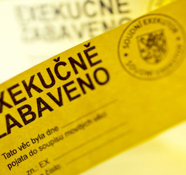 Listopadová dražba věcí zabavených v exekucích: luxusní automobily i sběratelské unikáty