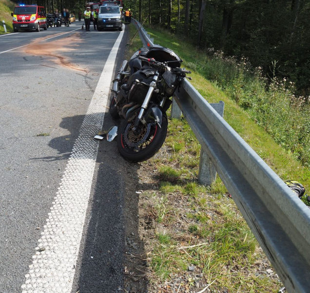 Při nehodě na Červenohorském sedle zemřel motorkář