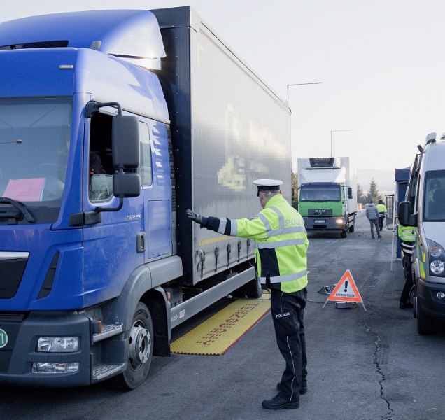Dopravně bezpečnostní akce: Policisté řešili stovky přestupků