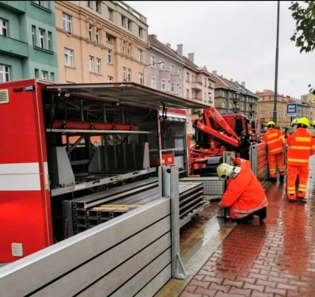 Hasiči shánějí peníze na přívěs pro člun i hasičský vysavač