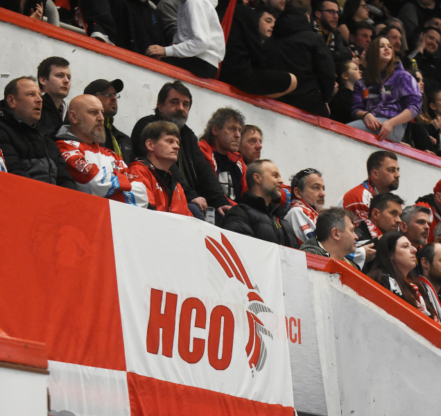 Hokejisté HC Olomouc vypadli s Pardubicemi