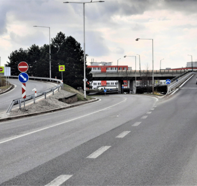 Silničáři se vrátí na Tovární, řidiče čekají znovu objížďky