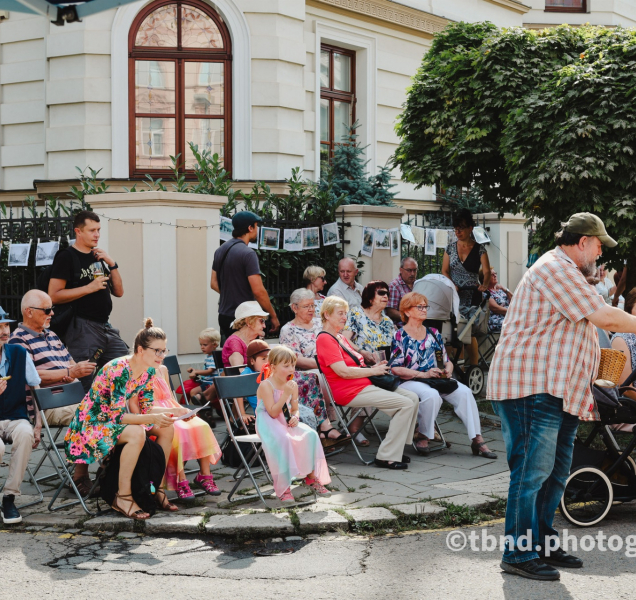 Jezevec mezi přáteli
