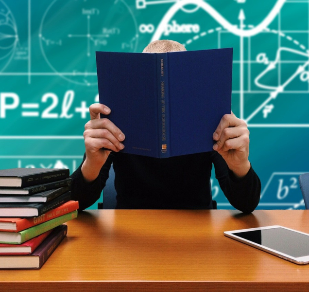 Mladistvý pachatel hrozil výbuchy ve školách