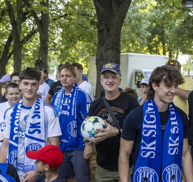 Autogramiáda i skvělé jídlo: Sigma zve na program před pohárem