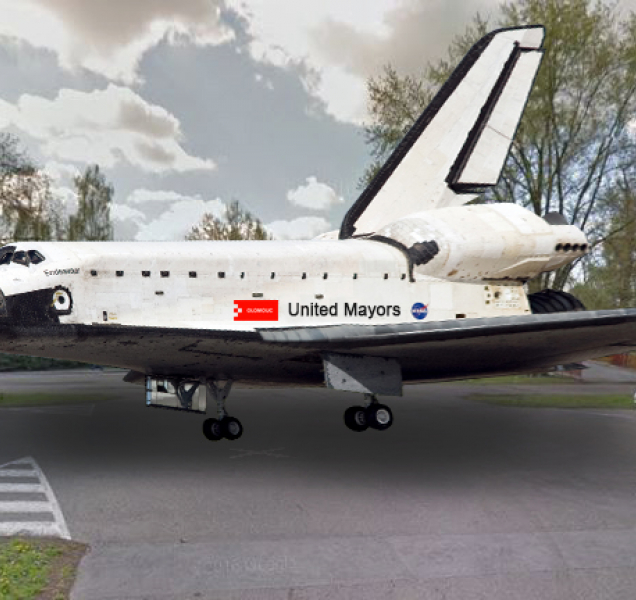 Sejdeme se u letadla aneb když pravá ruka neví, co dělá levá