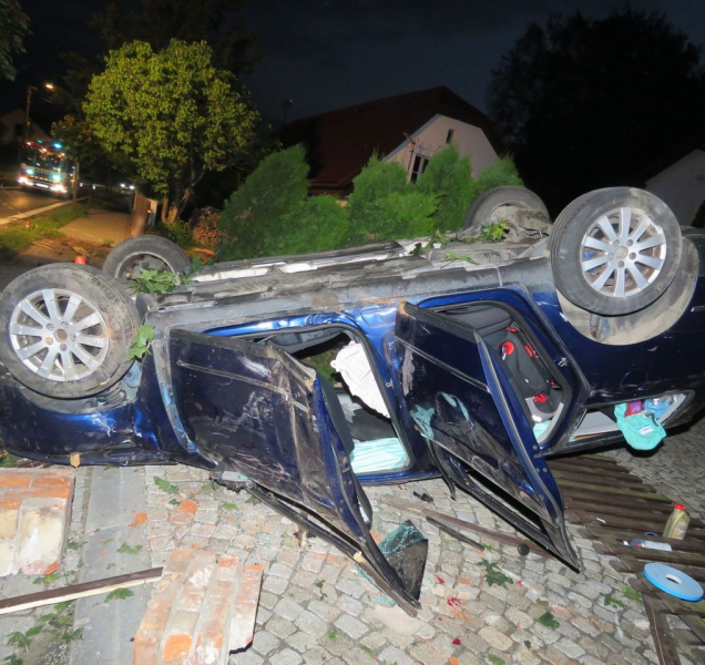 V Bludově v noci havaroval podnapilý řidič