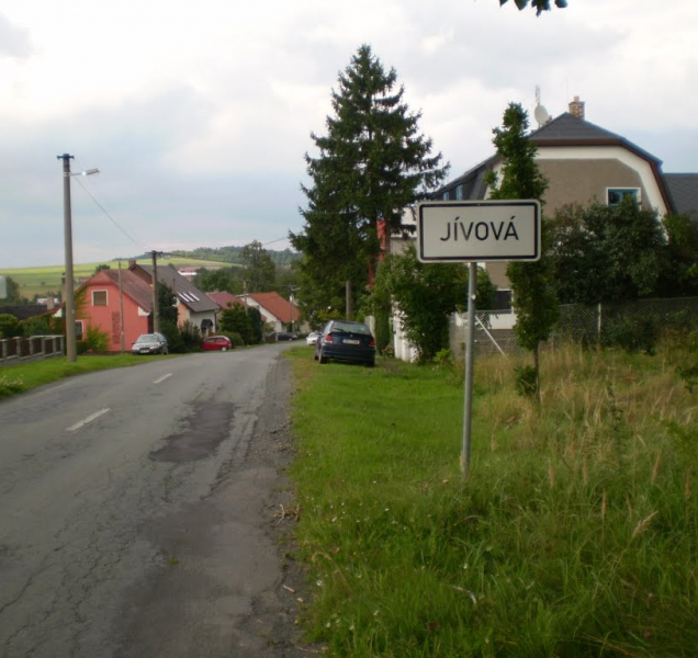 Výkopy odřízly Jívovou, opravovat se bude až do října