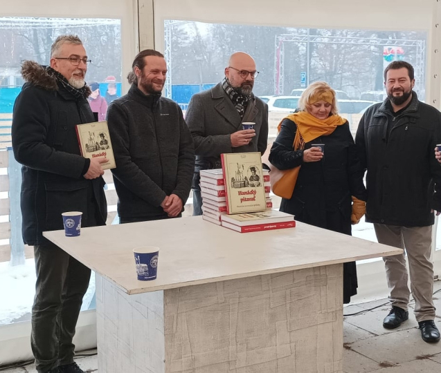 Křest knihy o zločinech se odehrál na místě skutečného zločinu