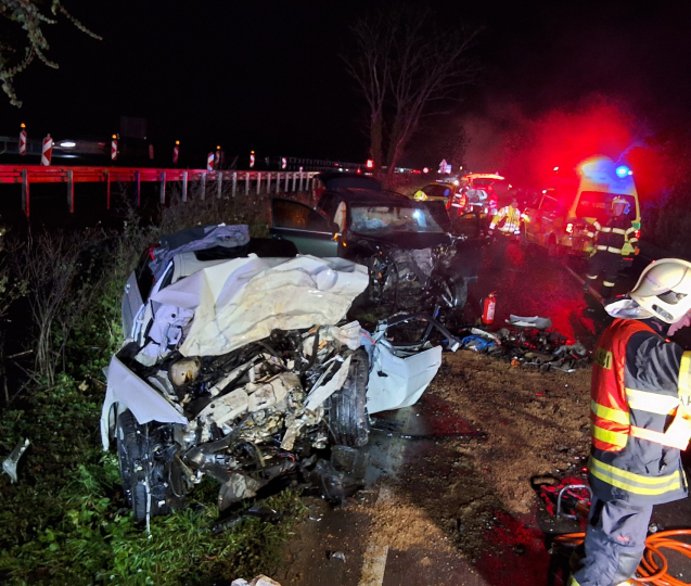 Při sobotní bouračce zemřel mladý člověk