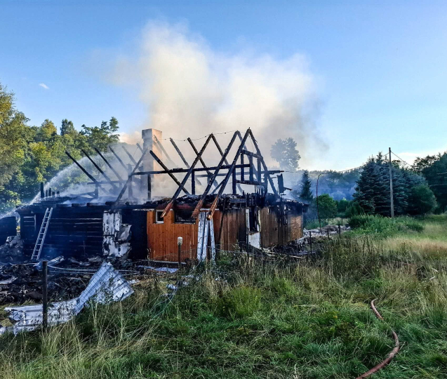 Hasiči měli napilno. Za jediný den likvidovali v kraji devět požárů