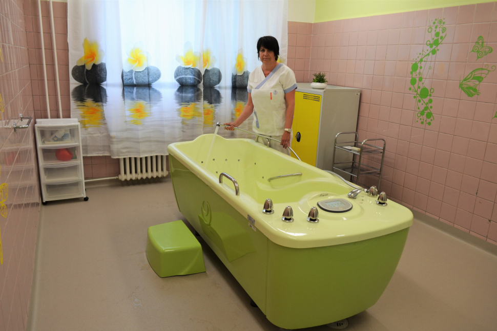Nové vany zkvalitní vodoléčbu v přerovské nemocnici