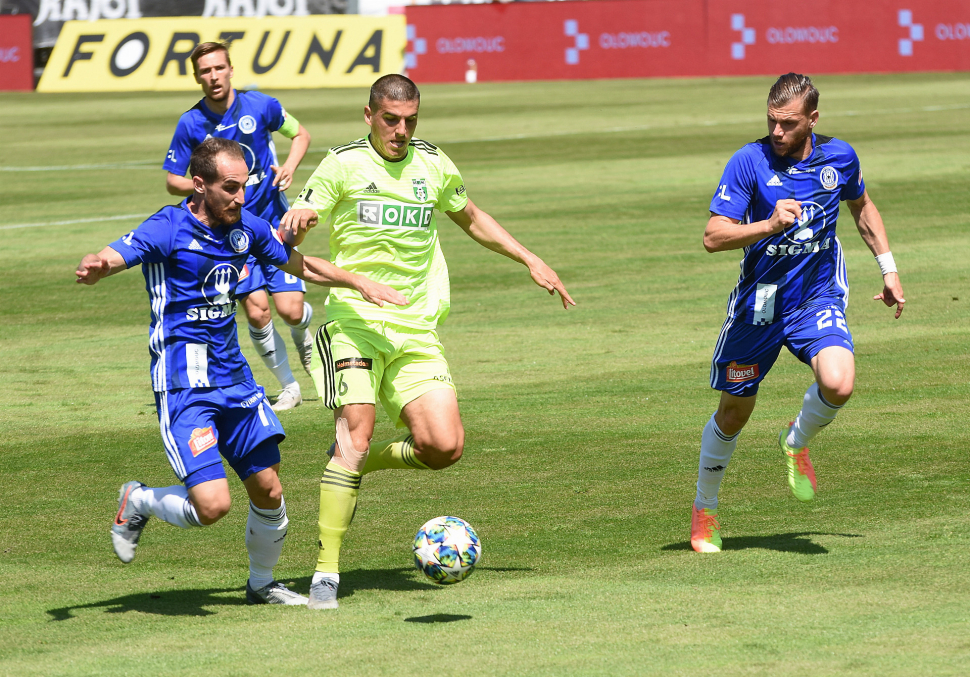 LFA odložila sobotní zápasy skupiny o záchranu