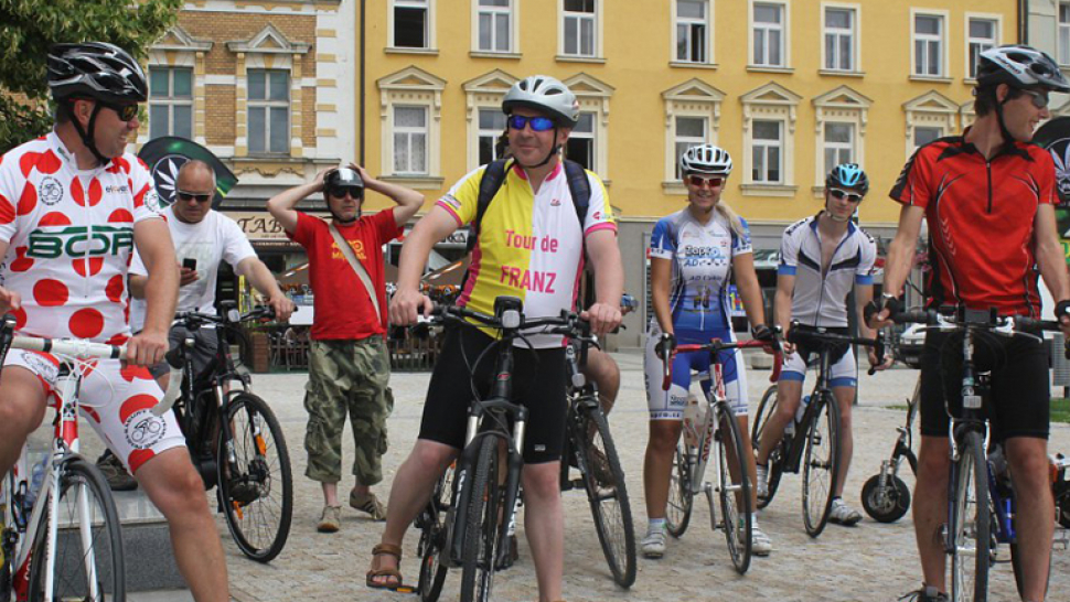 V sobotu startuje druhá Tour de Franz. Podpořit ji můžete koupí dresu