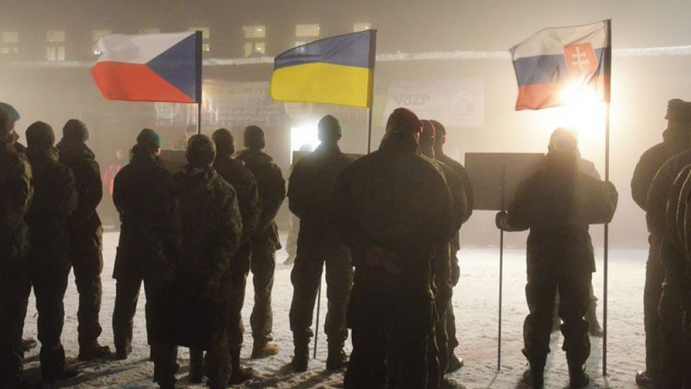 V Jeseníkách odstartoval extrémní armádní závod Winter Survival. Účastní se i policisté