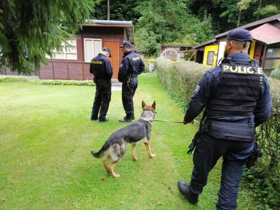 Policie kontrolovala chaty ve Šternberku
