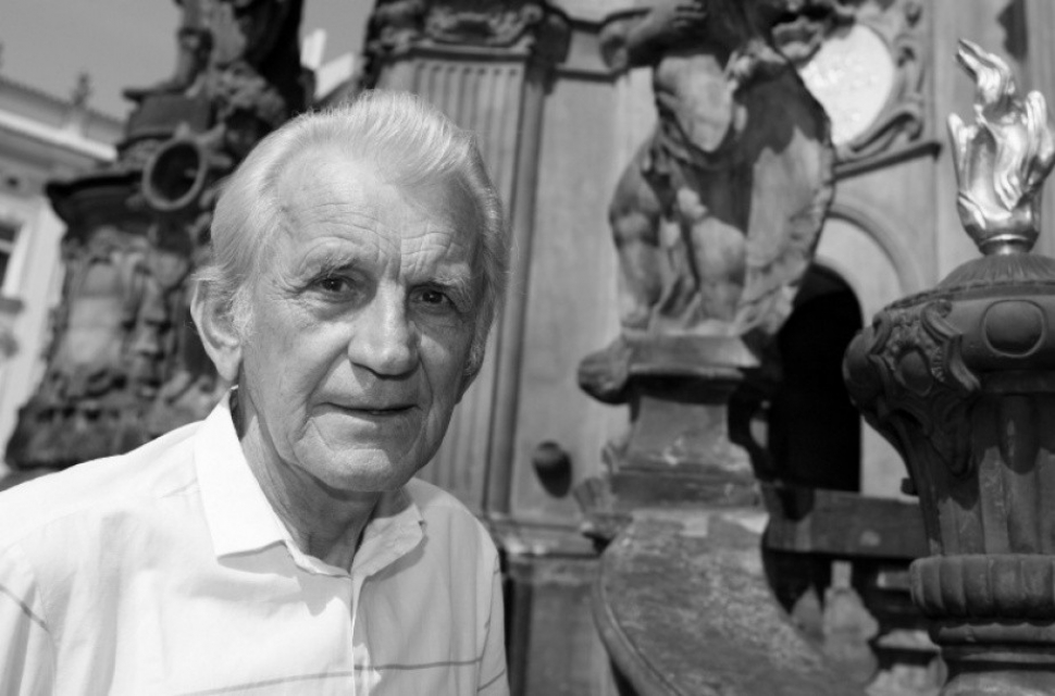Zemřel olomoucký historik Milan Tichák