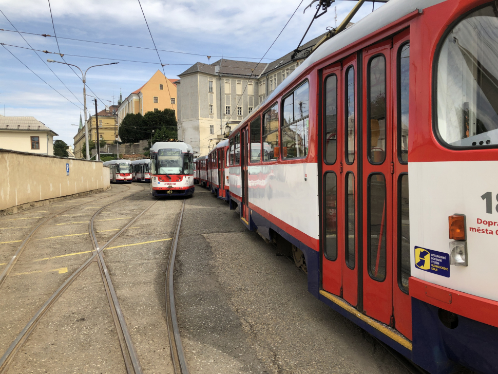 Dopravní podnik během podzimní etapy Flory posílí tramvaje