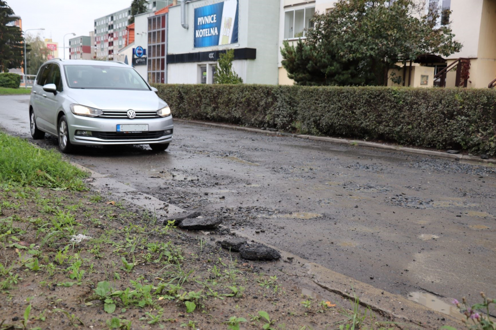 Kozlovskou ulici v Přerově uzavře v pondělí pokládka asfaltu