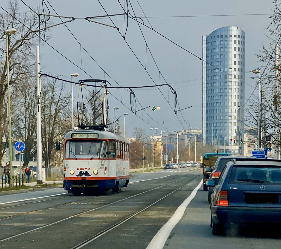 Olomoucké tramvaje i autobusy vyjely do ulic s knírem