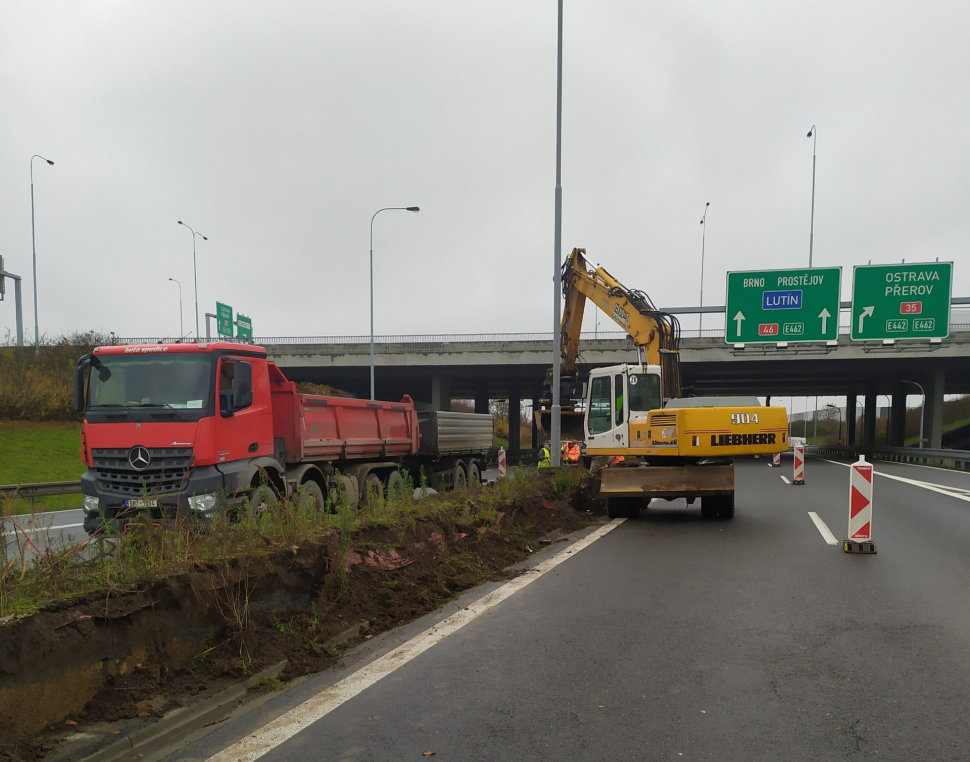 Ředitelství silnic a dálnic nainstaluje u Olomouce nová svodidla