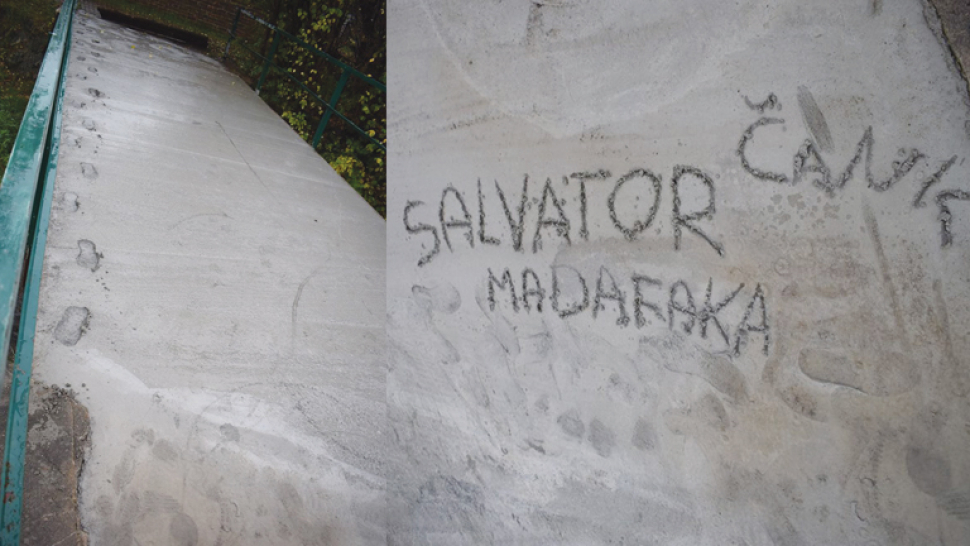 V Javorníku opravovali most. Vzápětí jej poškodil vandal, stačil se i podepsat