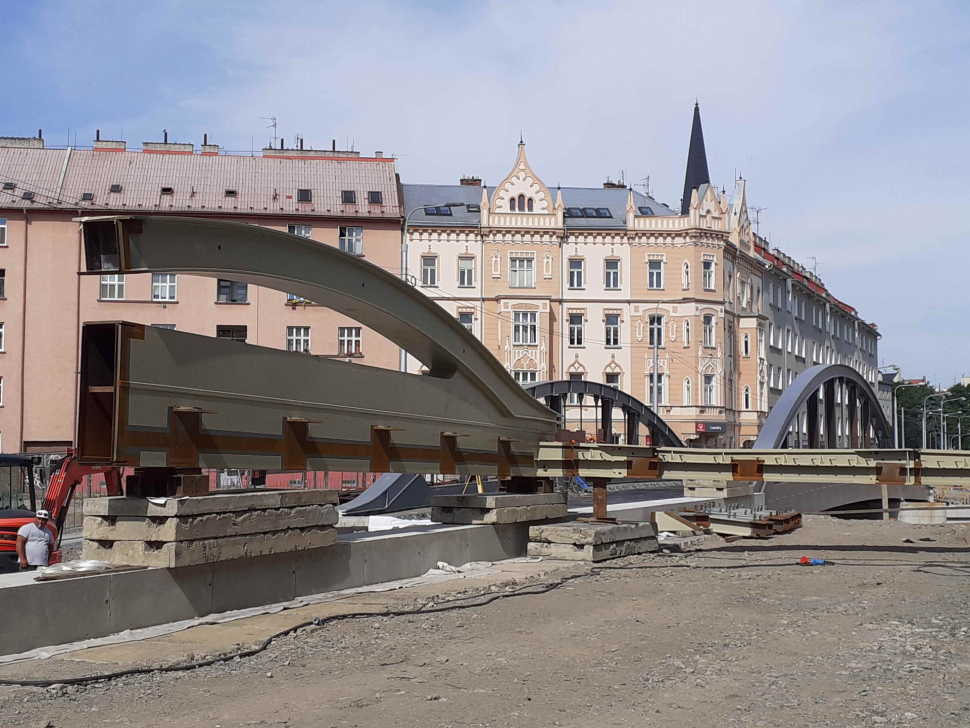Druhá půlka Rejnoka je v Olomouci! Stavba mostu pokračuje