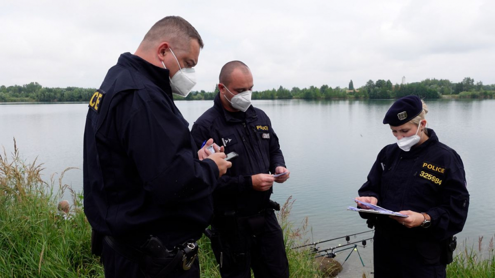 Policisté kontrolovali dodržování zákonů na Tovačovských jezerech