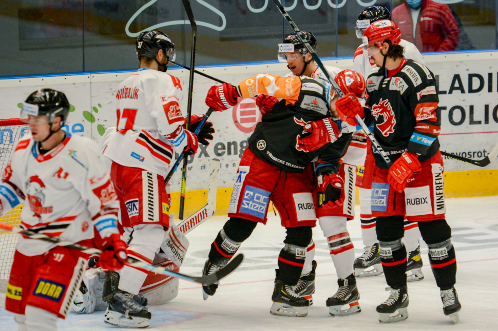 Hokejisté HC Olomouc prohráli ve Vítkovicích