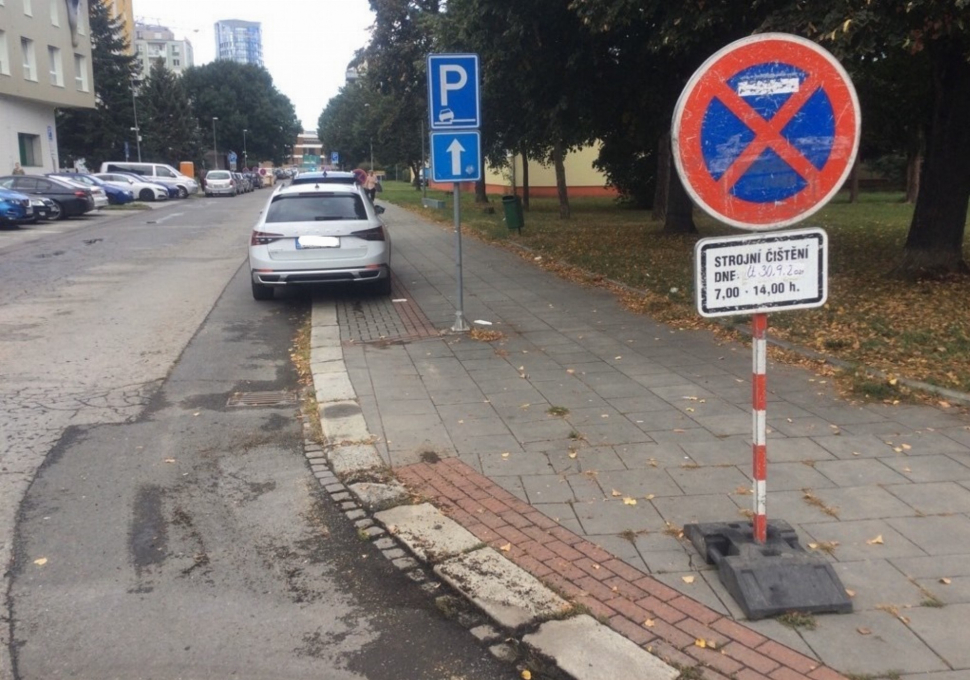 Blokové čištění stále pokračuje, strážníci mají plné ruce práce