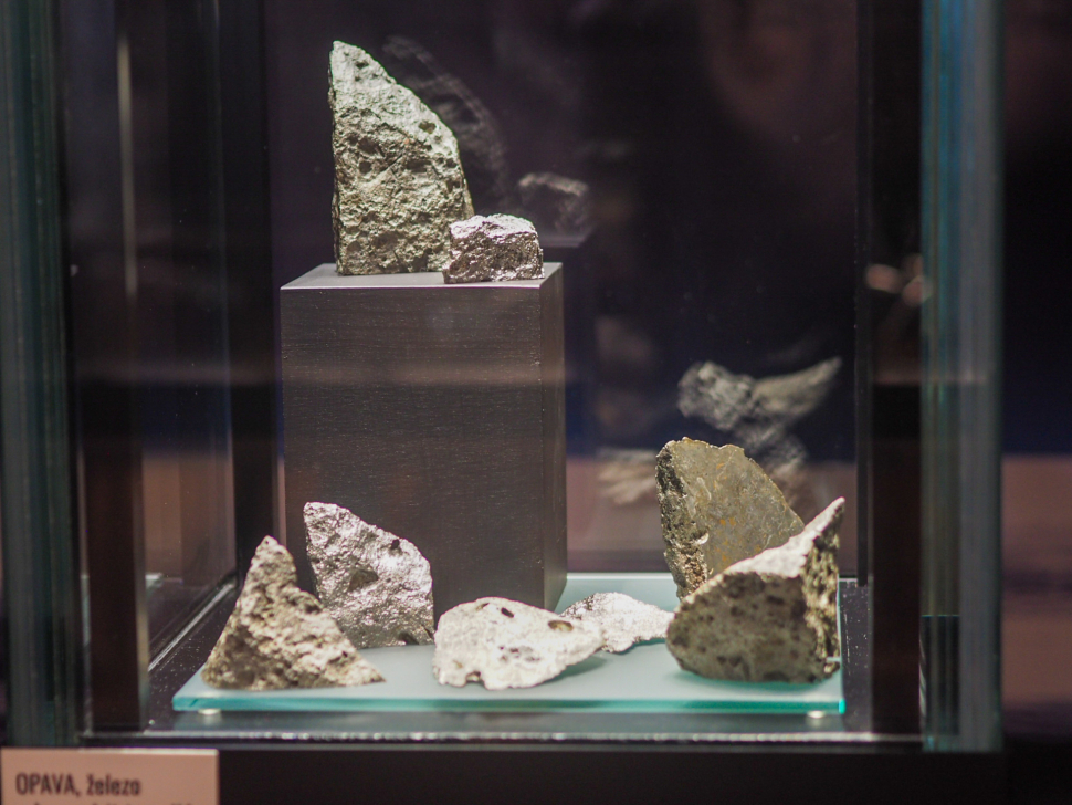 Meteority z Opavy dorazily do Vlastivědného muzea!