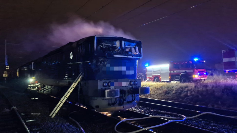 U olomouckého nádraží hořela lokomotiva vezoucí vagóny s benzínem