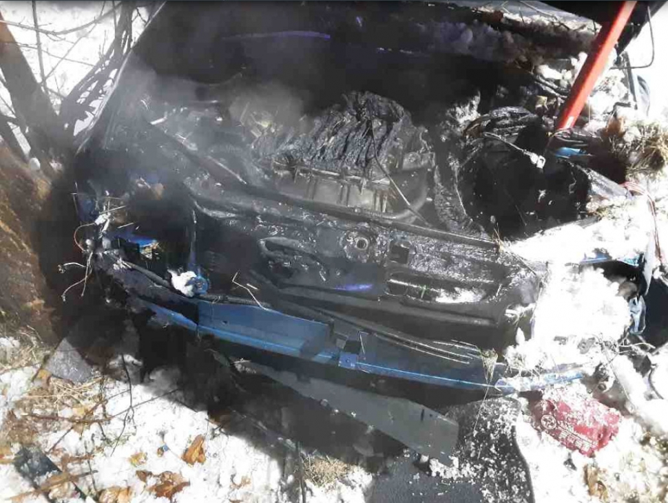 Tragédie na silnici: Řidič nepřežil naráz do stromu