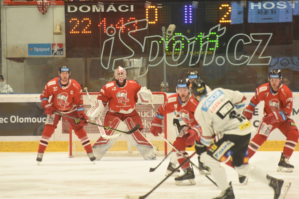 Hokejisté HC Olomouc se Spartou prohráli