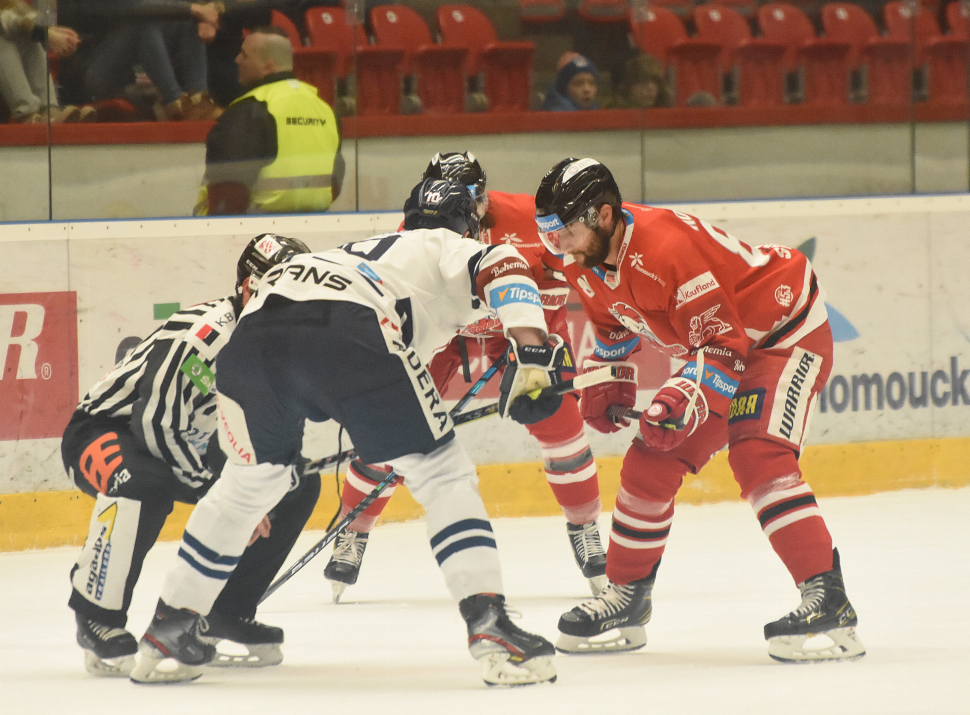 Hokejisté HC Olomouc ve Vítkovicích prohráli po prodloužení